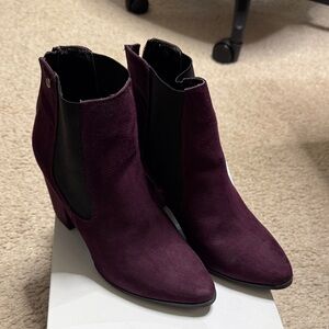 Women's Suede Pointed Toe Ankle Boots - Plum
